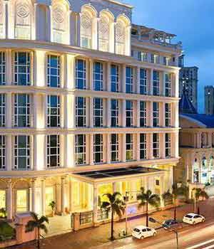 Sandal Suites Hotel Noida Escorts
